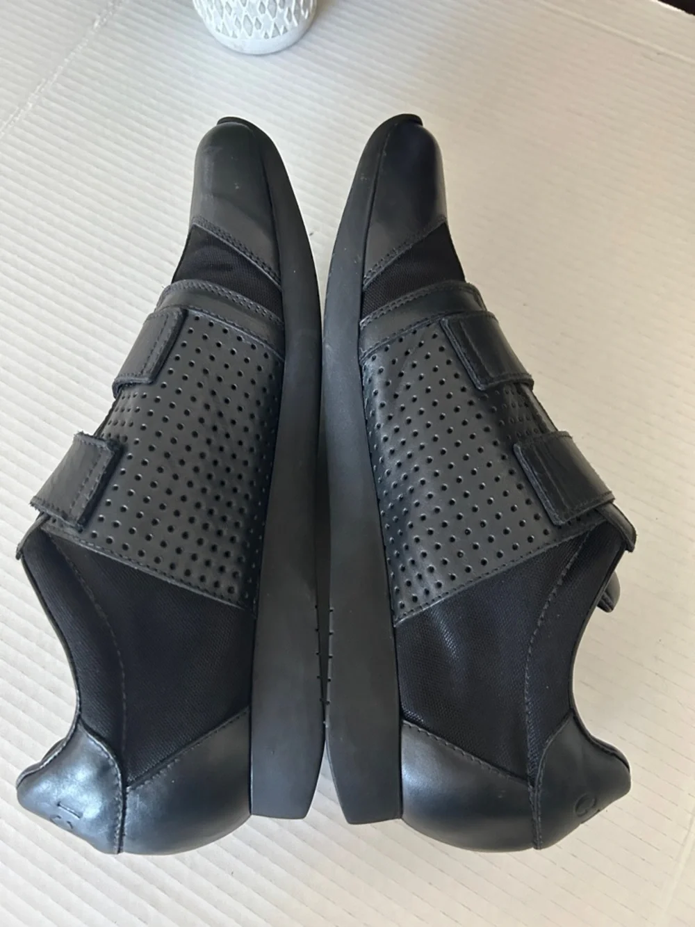 Gucci Black Leather & Textile Velcro Slip-On Sneakers - Picture 11 of 13